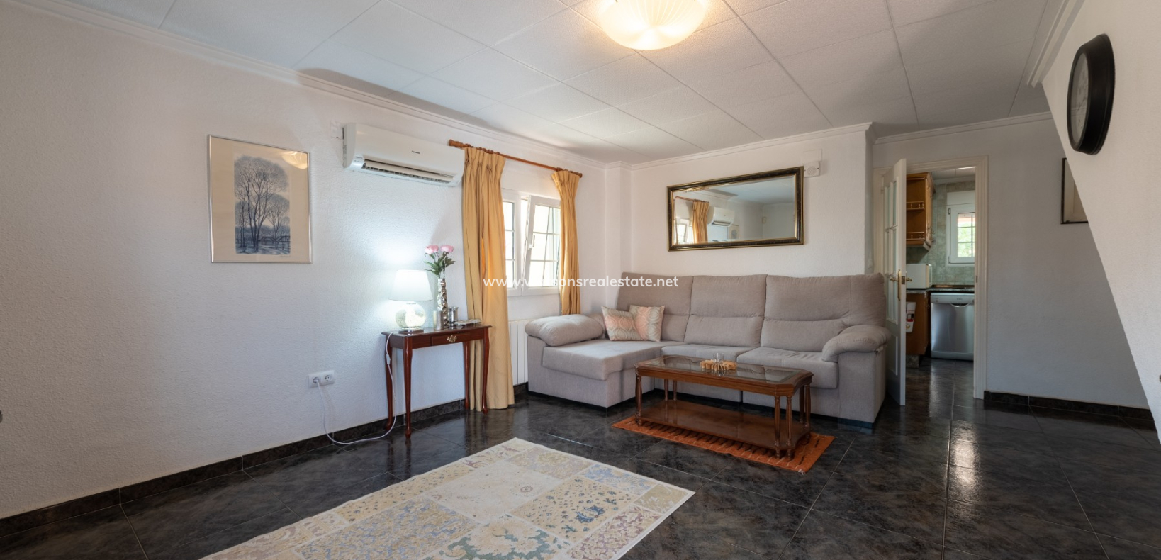 Resale - Freistendhe Villa - Urb. La Marina