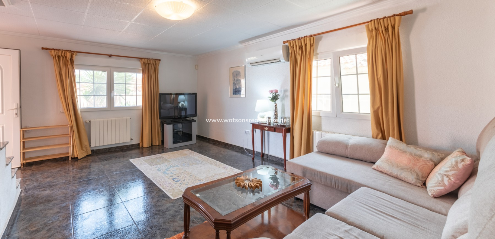 Resale - Freistendhe Villa - Urb. La Marina