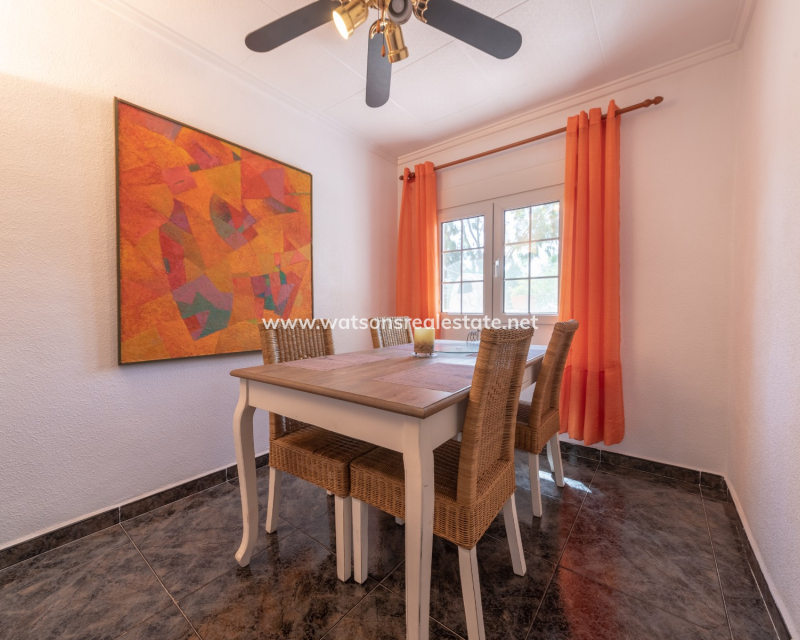 Resale - Freistendhe Villa - Urb. La Marina