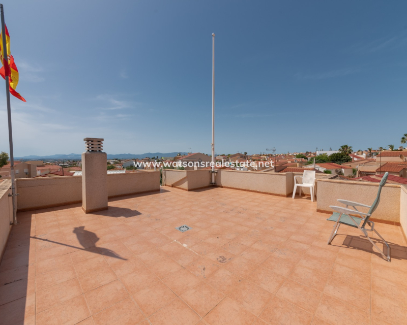 Resale - Freistendhe Villa - Urb. La Marina