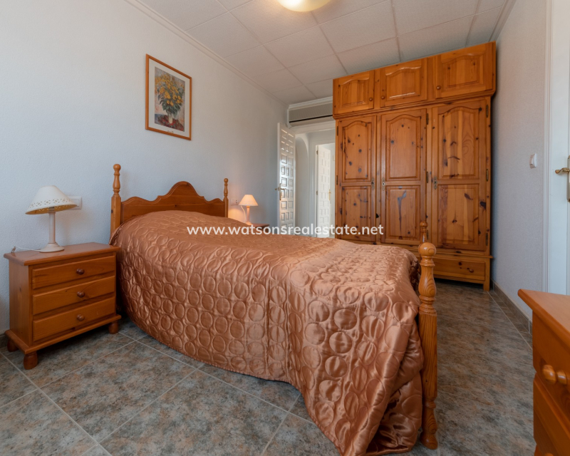 Resale - Freistendhe Villa - Urb. La Marina