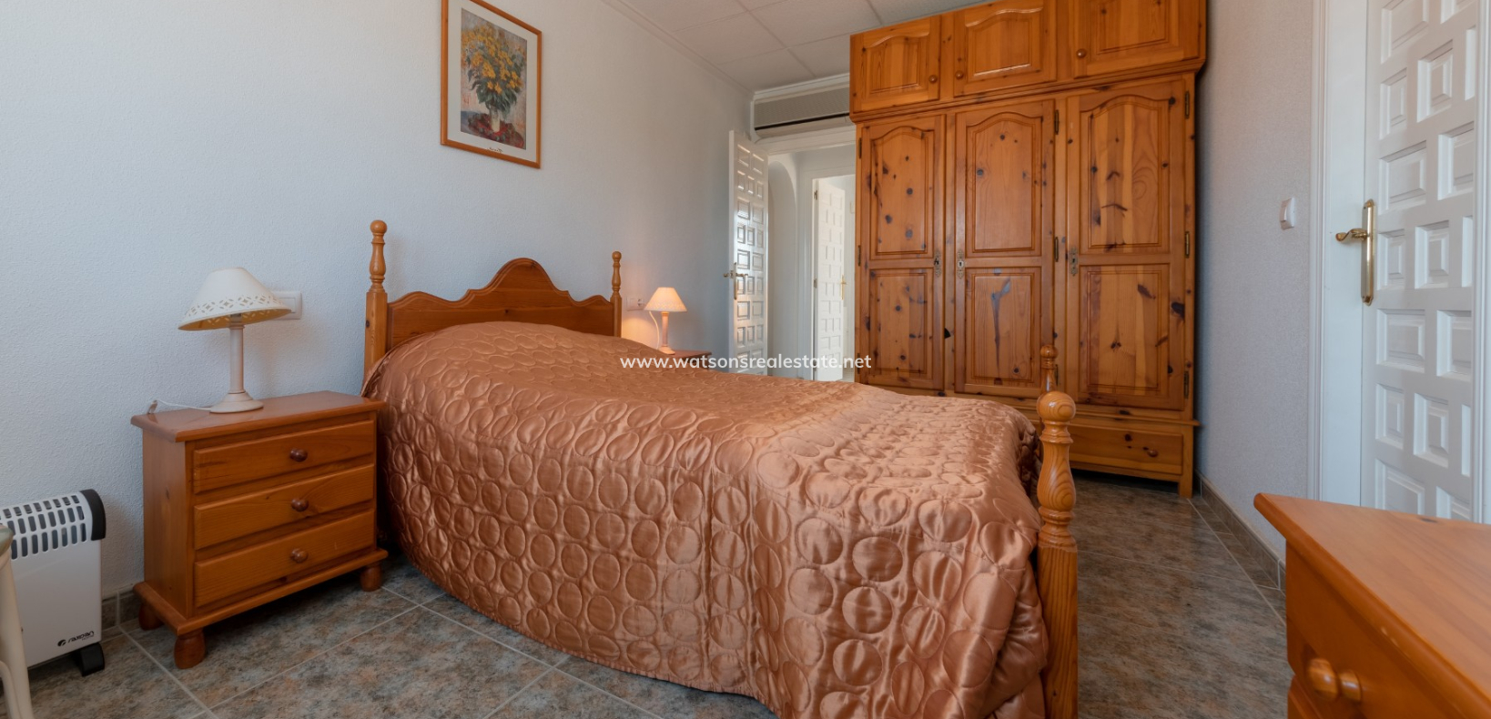 Resale - Freistendhe Villa - Urb. La Marina