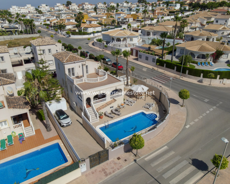 Resale - Freistendhe Villa - Urb. La Marina