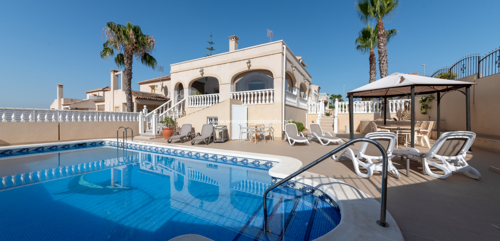 Resale - Freistendhe Villa - Urb. La Marina