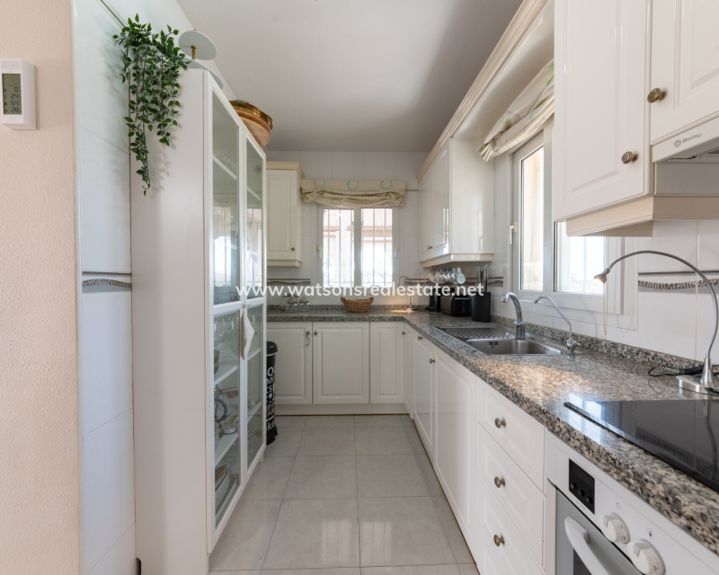 Resale - Freistendhe Villa - Urb. La Marina