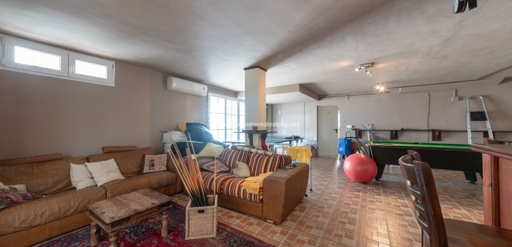 Resale - Freistendhe Villa - Urb. La Marina