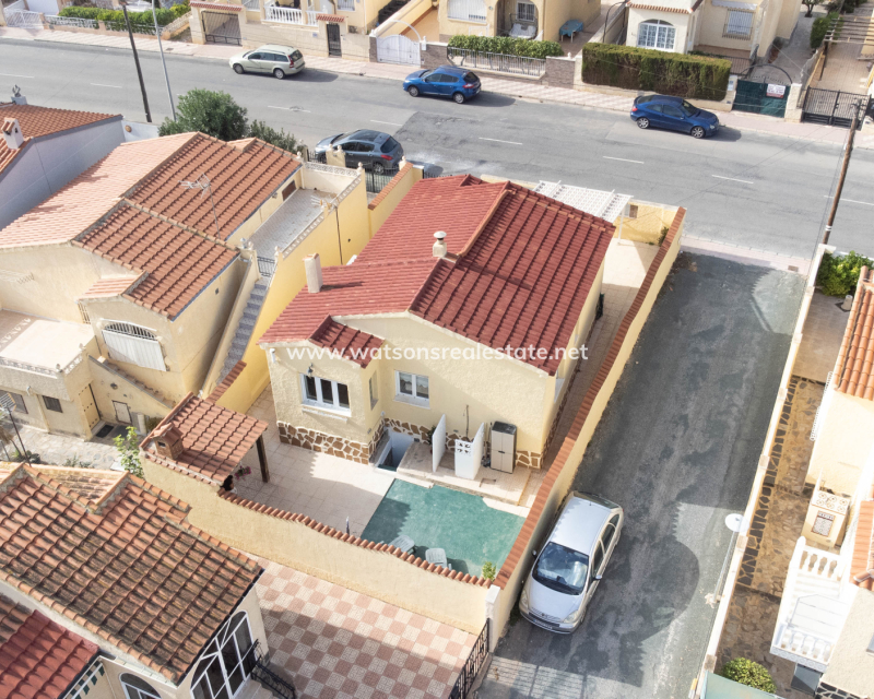 Resale - Freistendhe Villa - Urb. La Marina