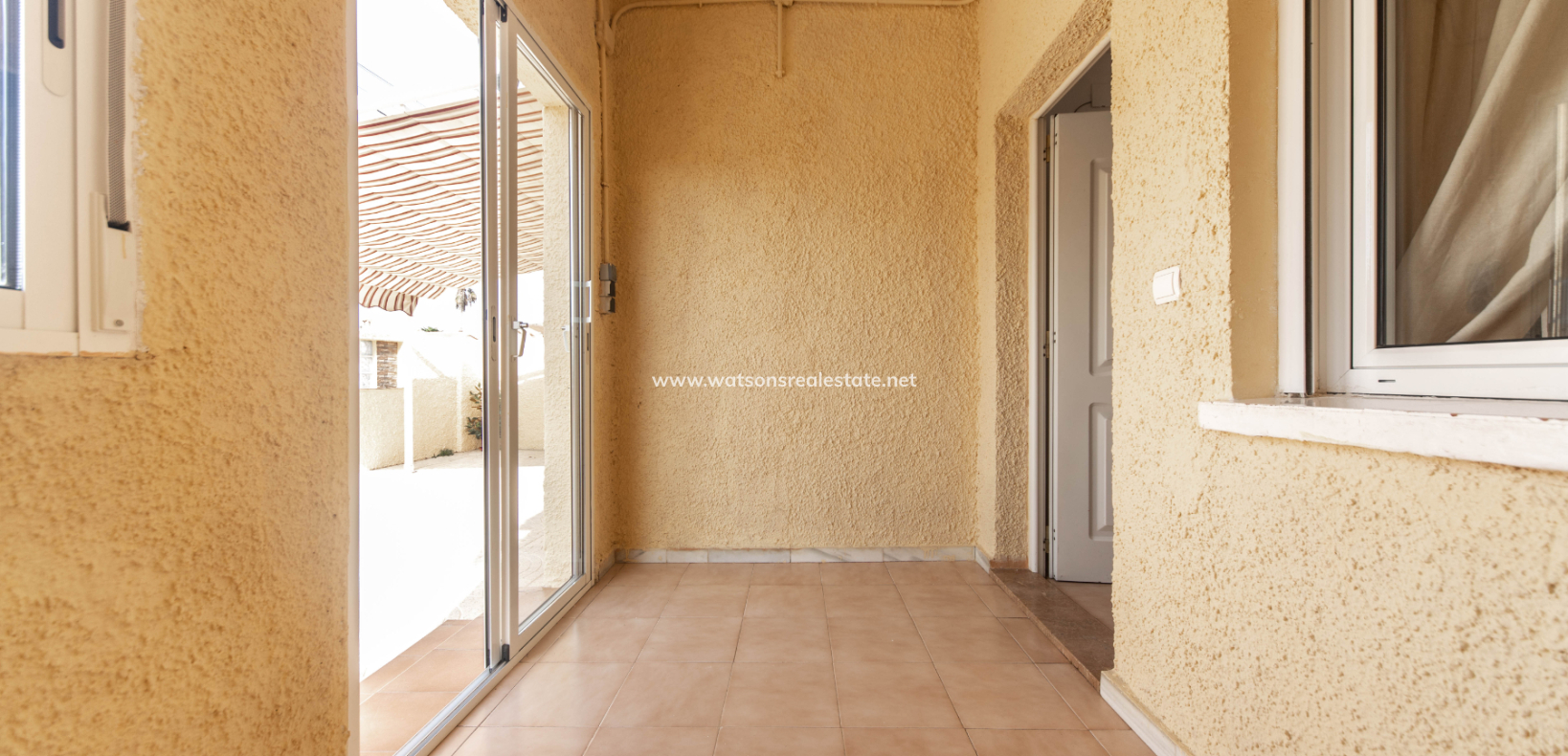Resale - Freistendhe Villa - Urb. La Marina