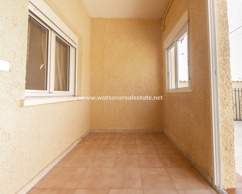Resale - Freistendhe Villa - Urb. La Marina
