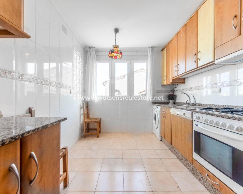 Resale - Freistendhe Villa - Urb. La Marina