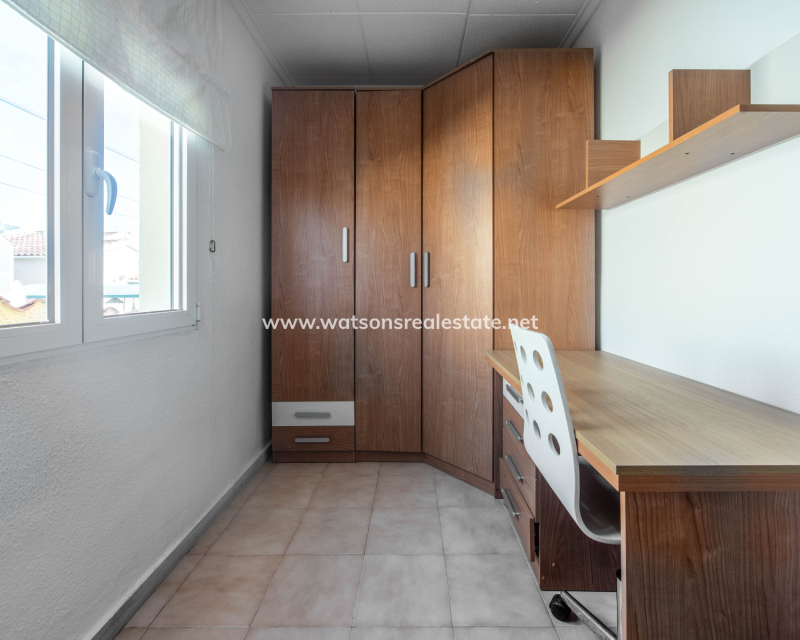 Resale - Freistendhe Villa - Urb. La Marina