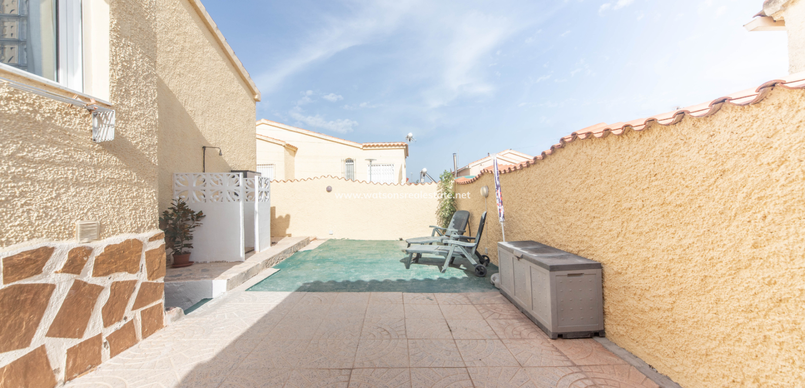 Resale - Freistendhe Villa - Urb. La Marina