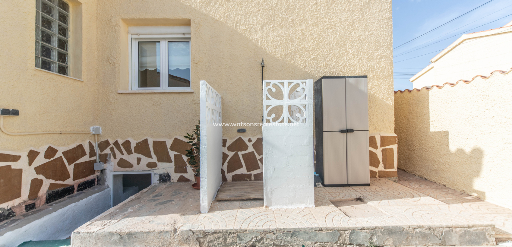 Resale - Freistendhe Villa - Urb. La Marina