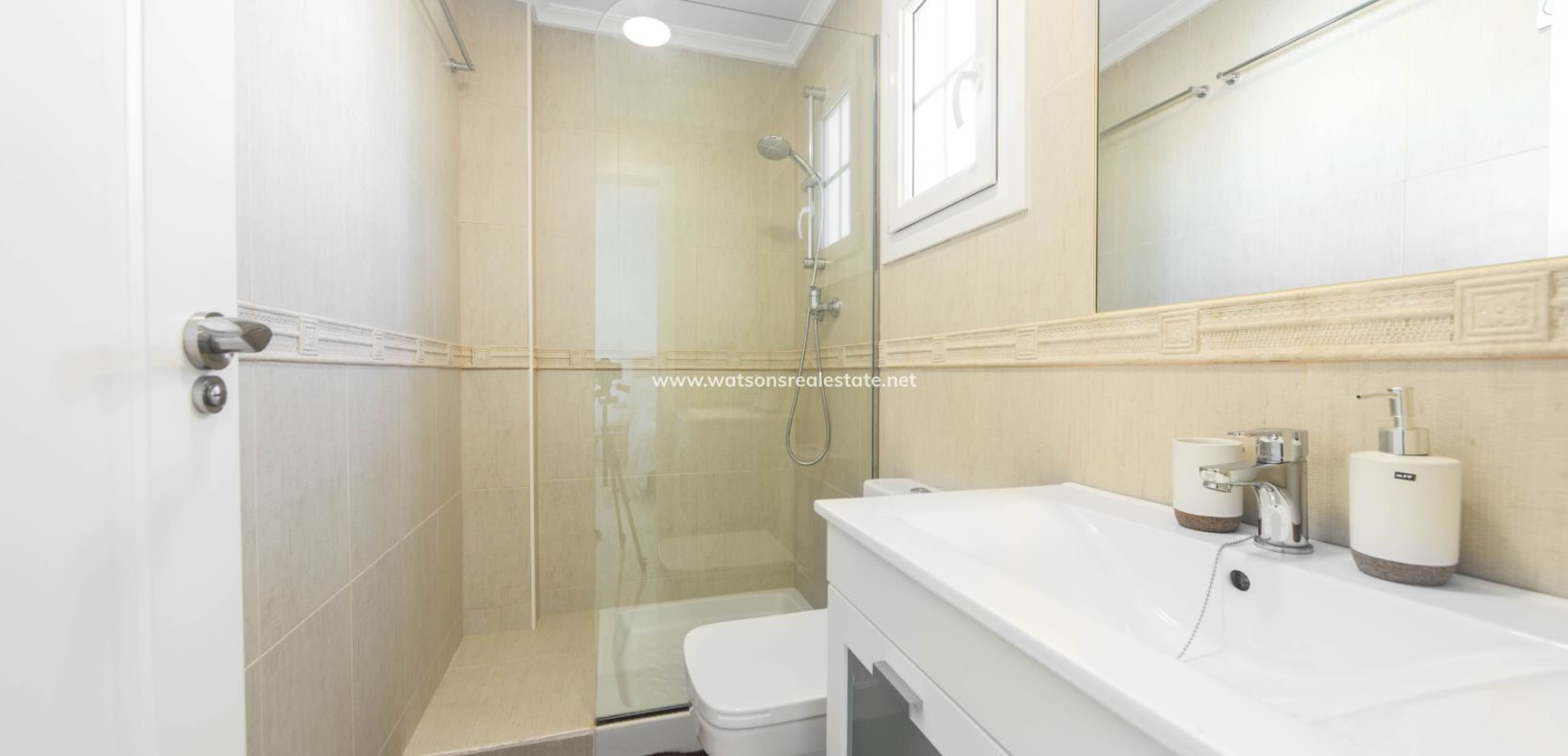 Resale - Freistendhe Villa - Urb. La Marina