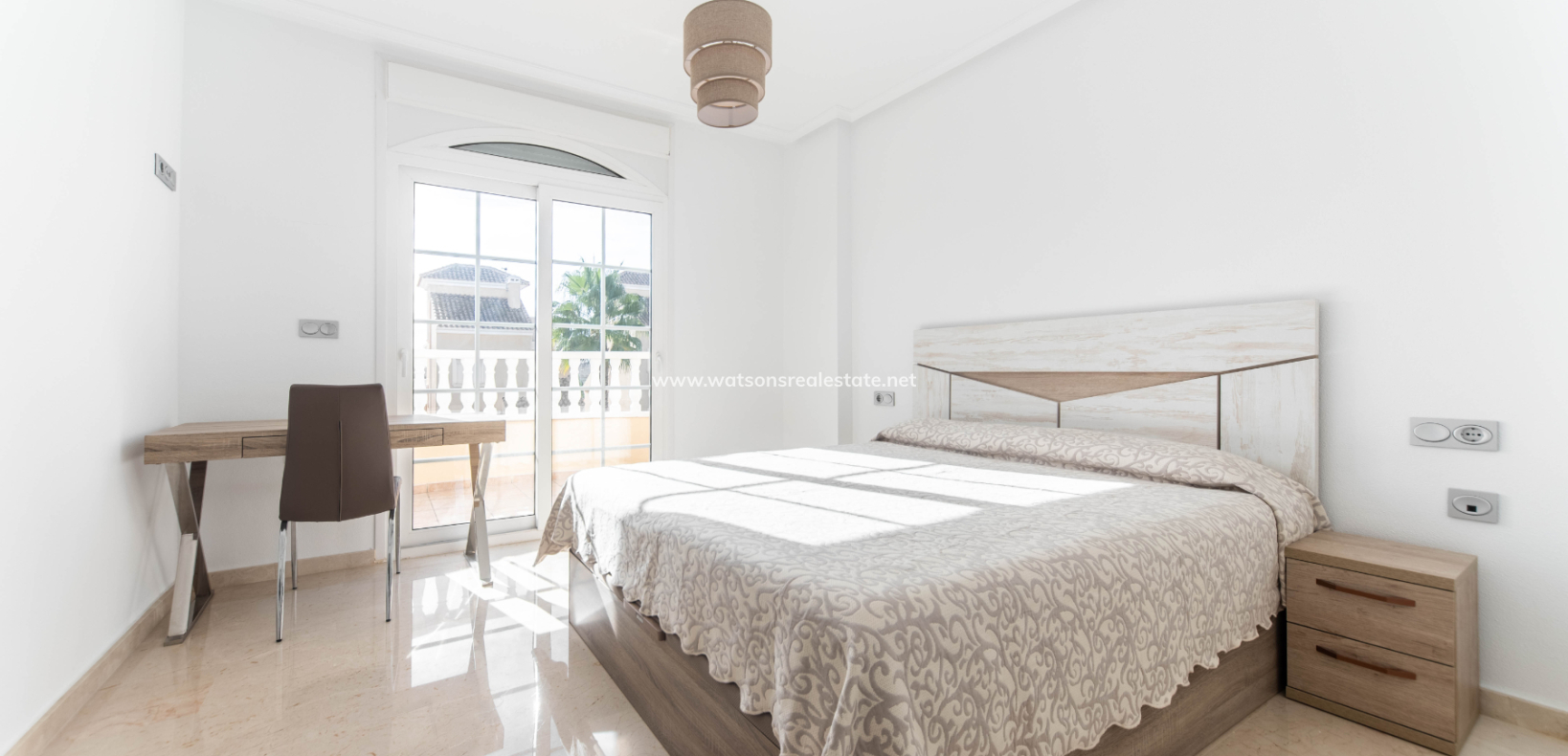 Resale - Freistendhe Villa - Urb. La Marina