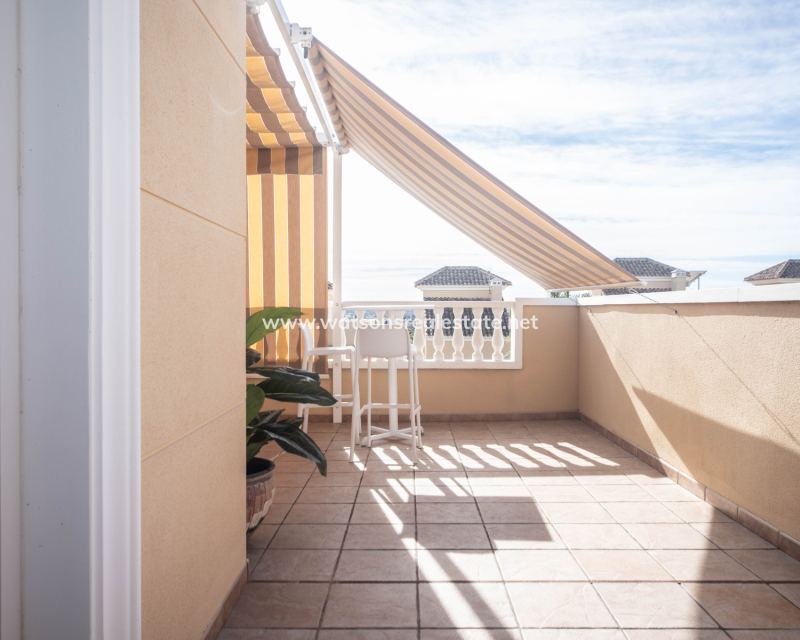 Resale - Freistendhe Villa - Urb. La Marina