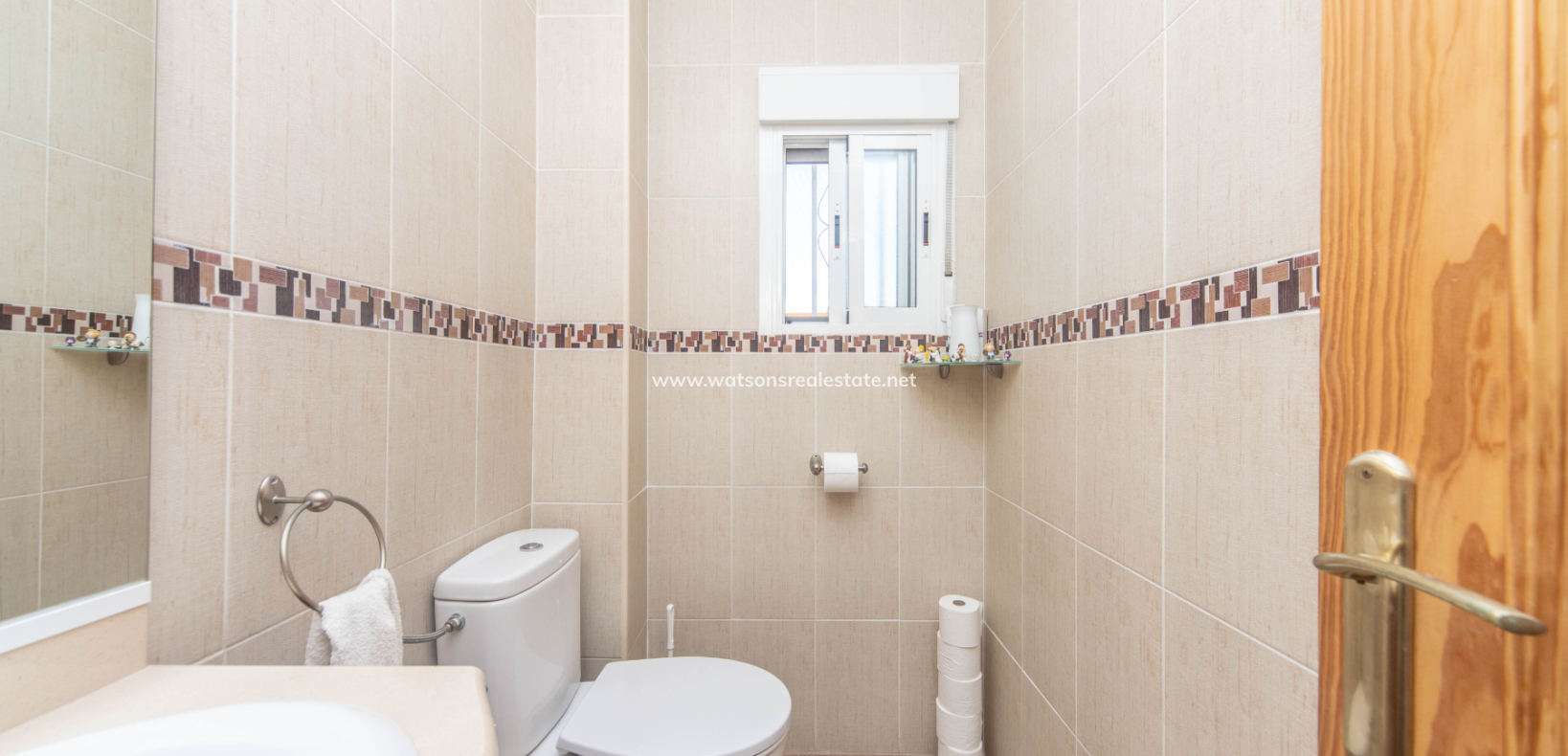 Resale - Freistendhe Villa - Urb. La Marina