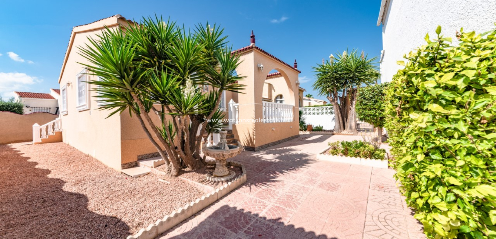 Resale - Freistendhe Villa - Urb. La Marina