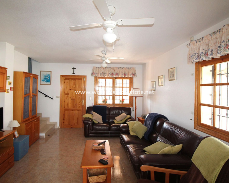 Resale - Freistendhe Villa - Urb. La Marina