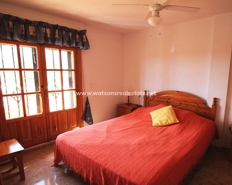 Resale - Freistendhe Villa - Urb. La Marina
