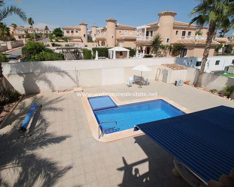 Resale - Freistendhe Villa - Urb. La Marina