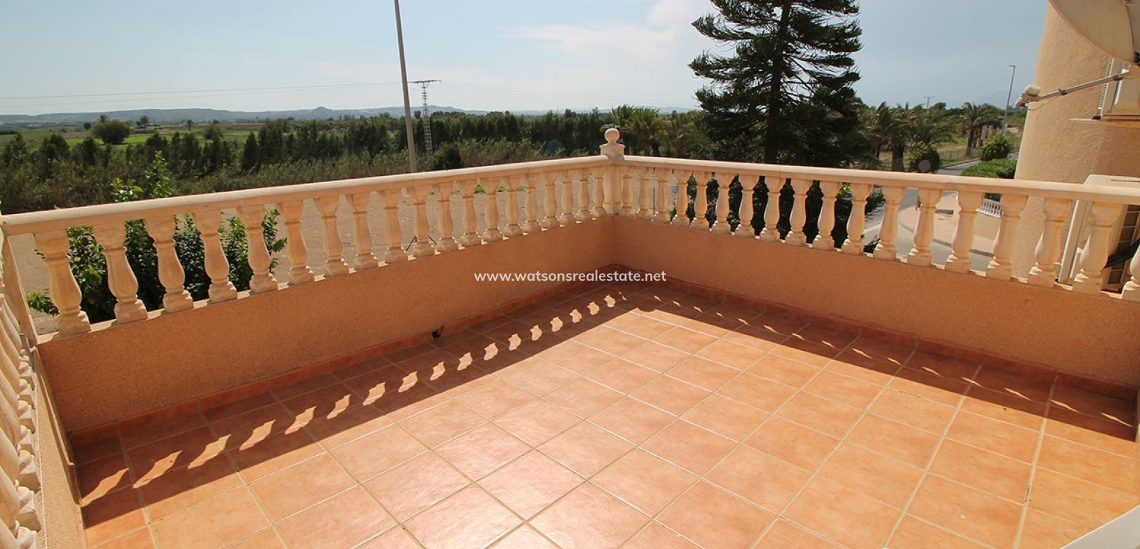 Resale - Freistendhe Villa - Urb. La Marina