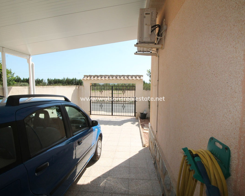 Resale - Freistendhe Villa - Urb. La Marina