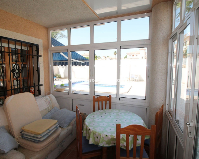 Resale - Freistendhe Villa - Urb. La Marina