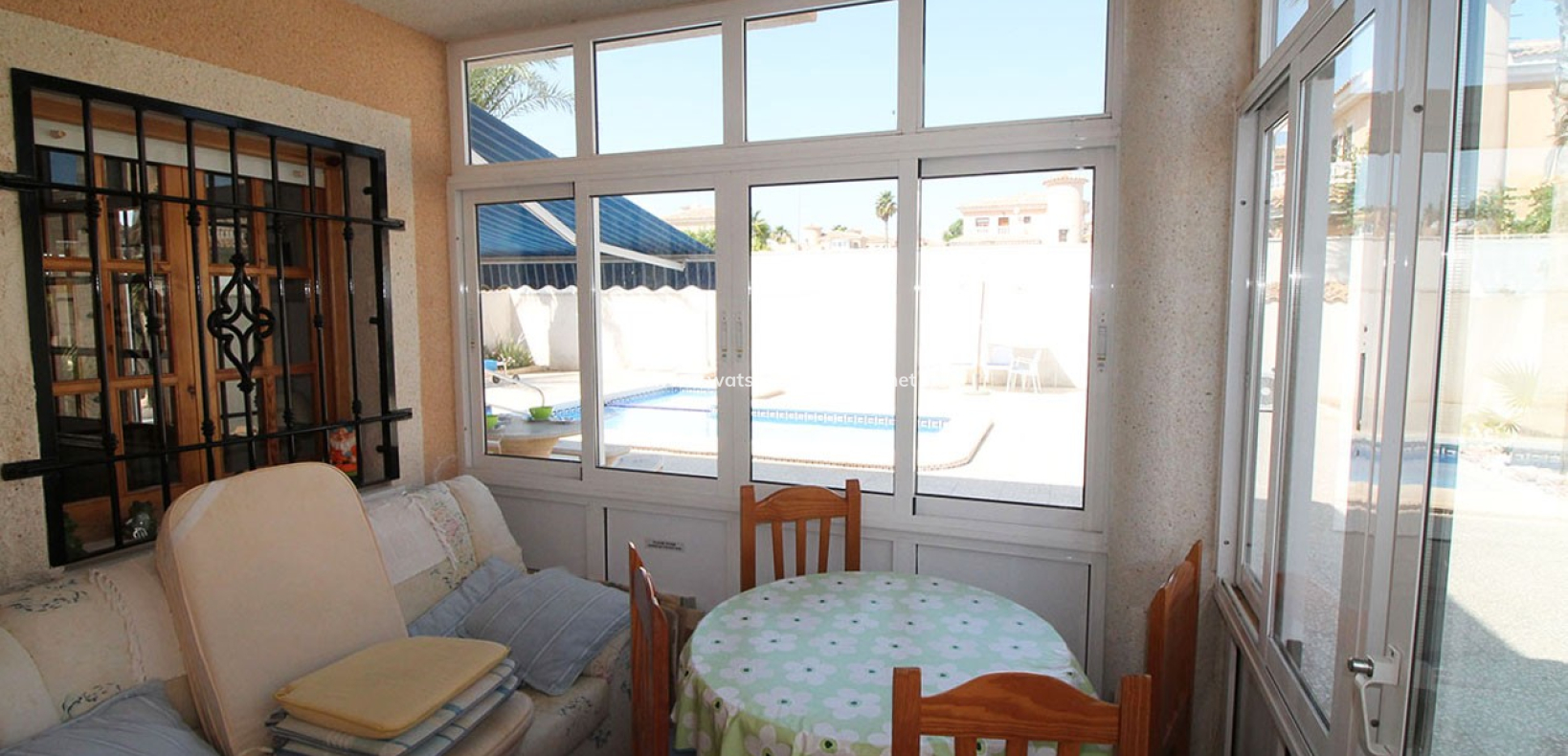 Resale - Freistendhe Villa - Urb. La Marina
