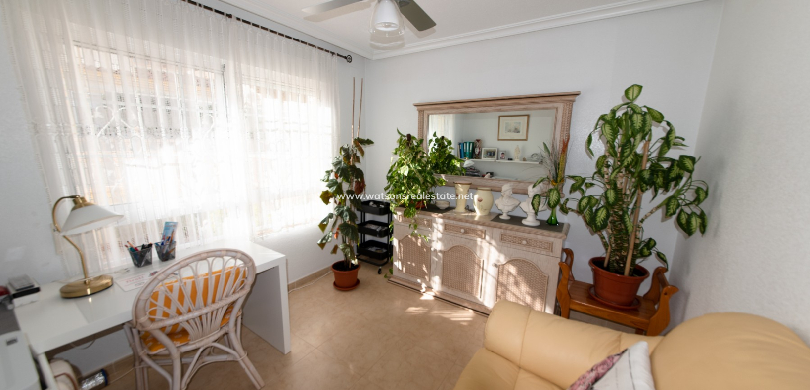 Resale - Freistendhe Villa - Urb. La Marina