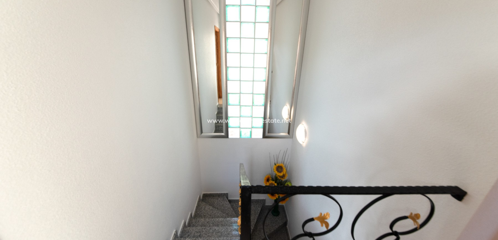 Resale - Freistendhe Villa - Urb. La Marina
