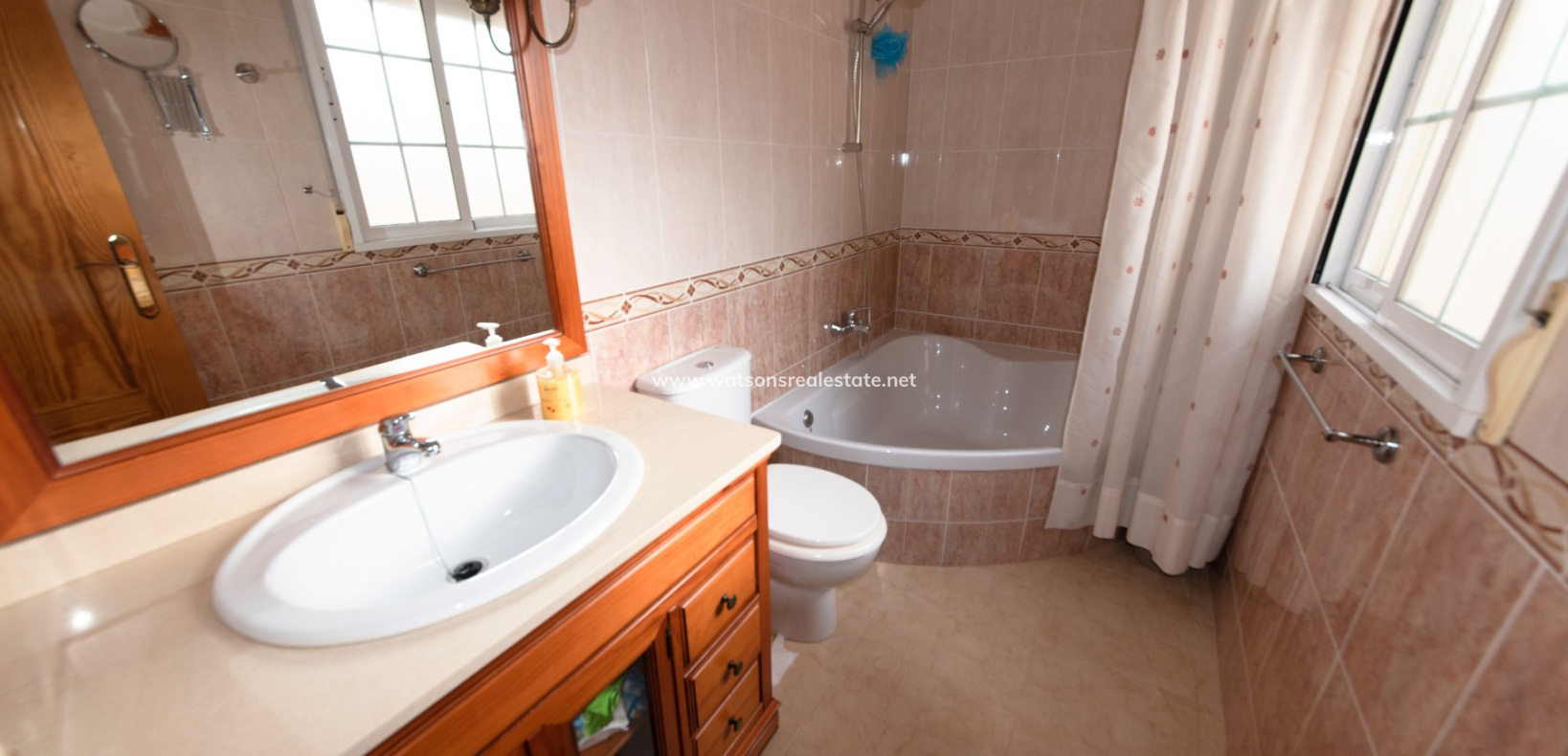 Resale - Freistendhe Villa - Urb. La Marina