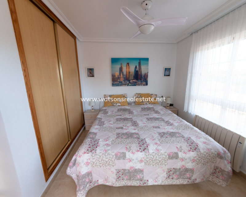 Resale - Freistendhe Villa - Urb. La Marina