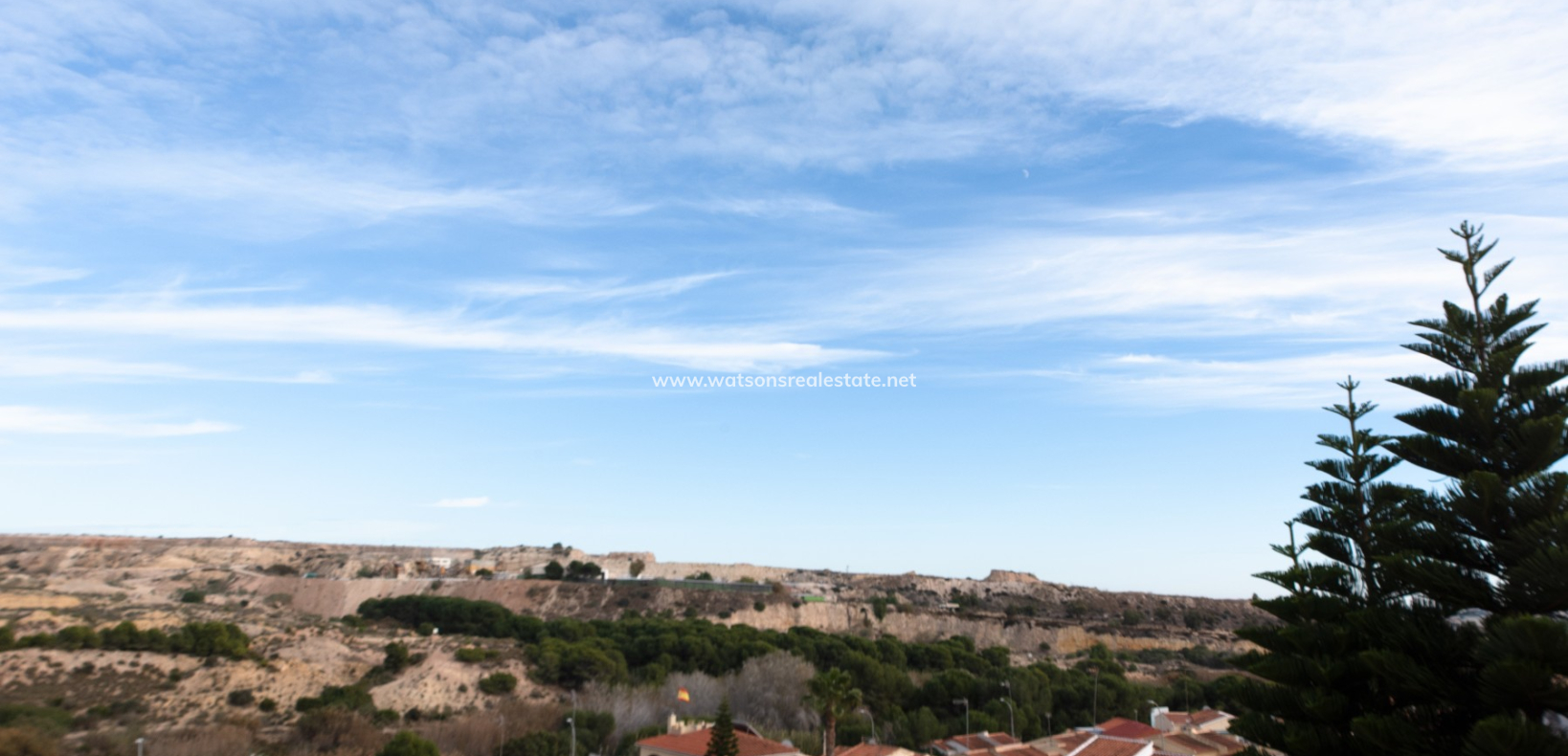 Resale - Freistendhe Villa - Urb. La Marina