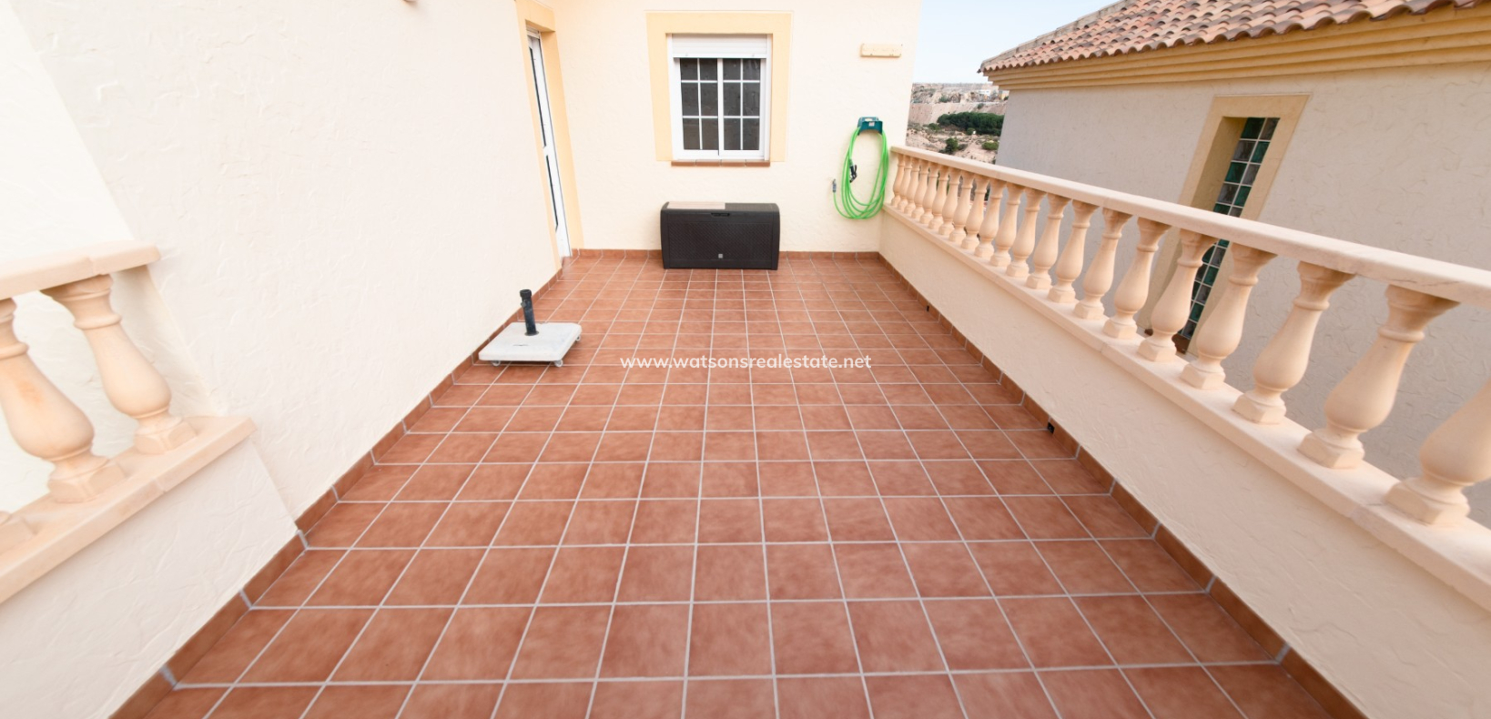 Resale - Freistendhe Villa - Urb. La Marina