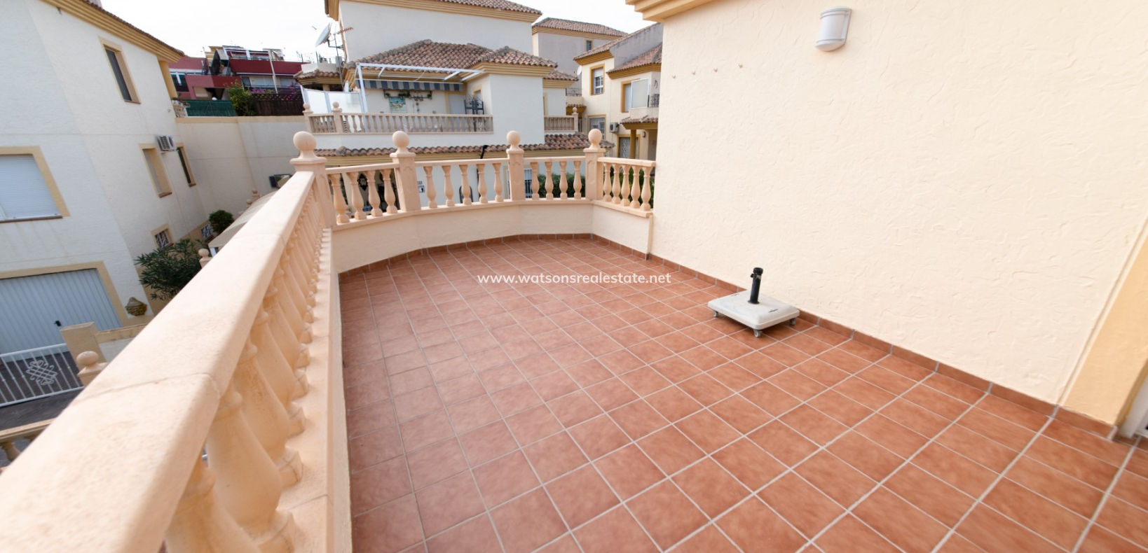 Resale - Freistendhe Villa - Urb. La Marina