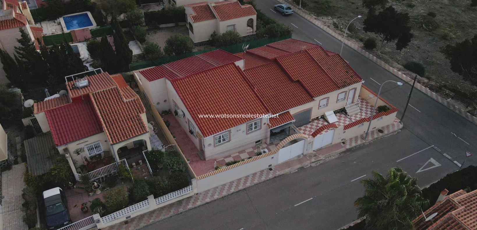 Resale - Freistendhe Villa - Urb. La Marina