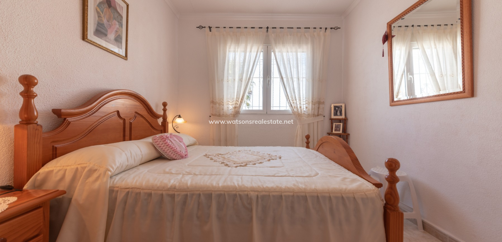 Resale - Freistendhe Villa - Urb. La Marina