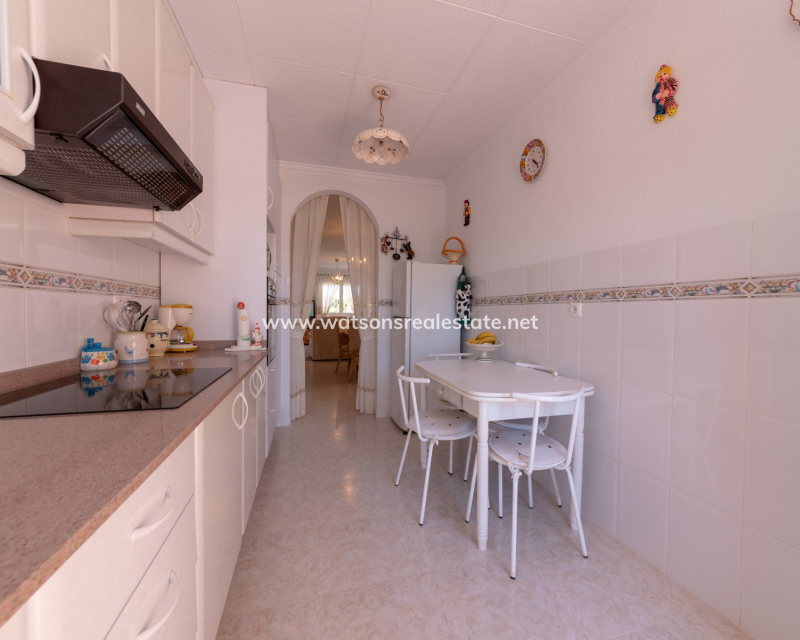 Resale - Freistendhe Villa - Urb. La Marina