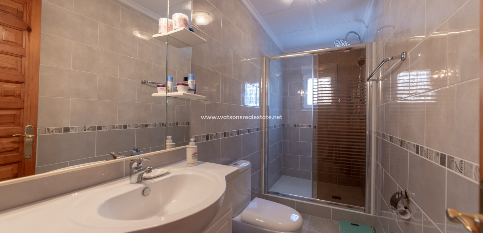 Resale - Freistendhe Villa - Urb. La Marina