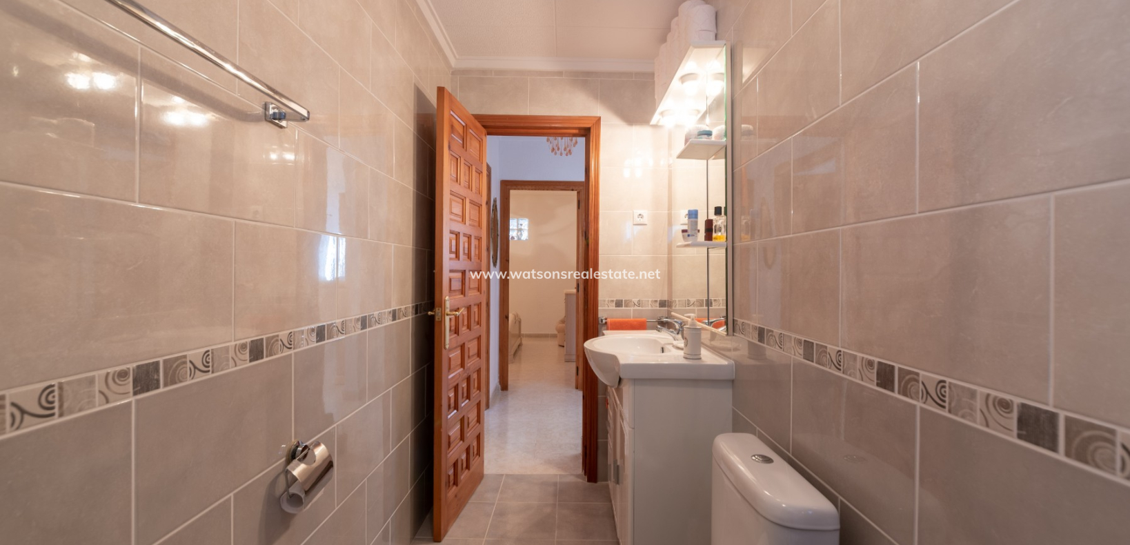 Resale - Freistendhe Villa - Urb. La Marina