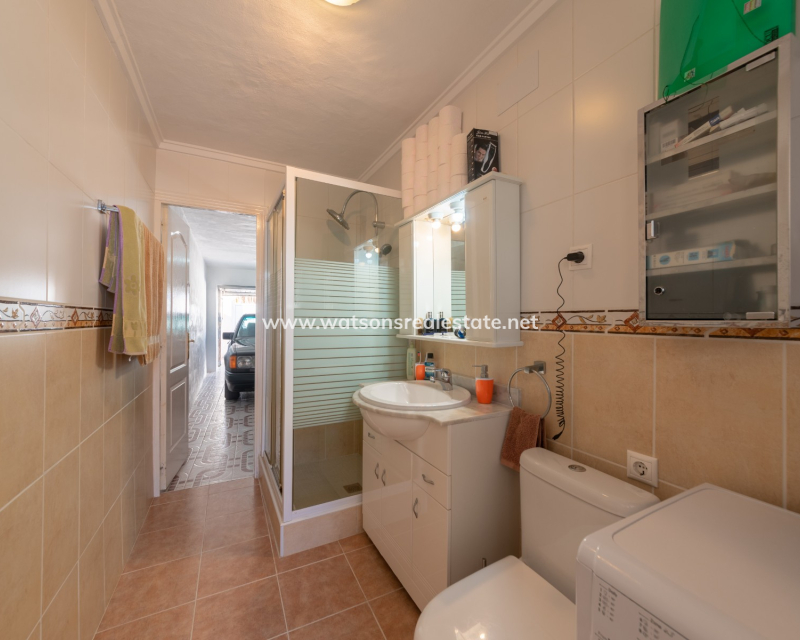 Resale - Freistendhe Villa - Urb. La Marina