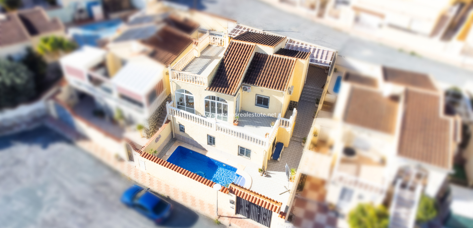 Resale - Freistendhe Villa - Urb. La Marina