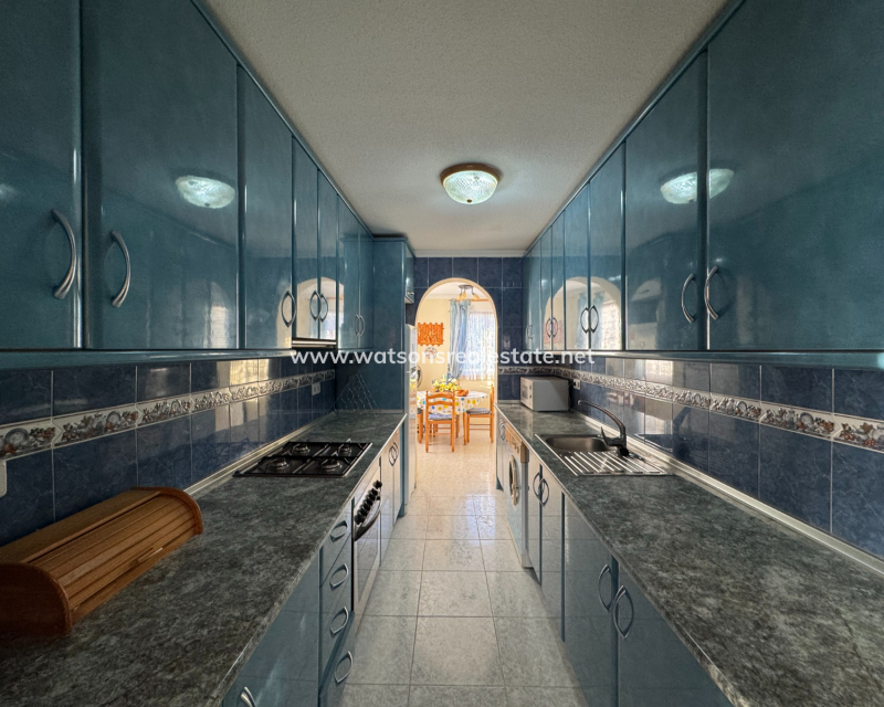 Resale - Freistendhe Villa - Urb. La Marina