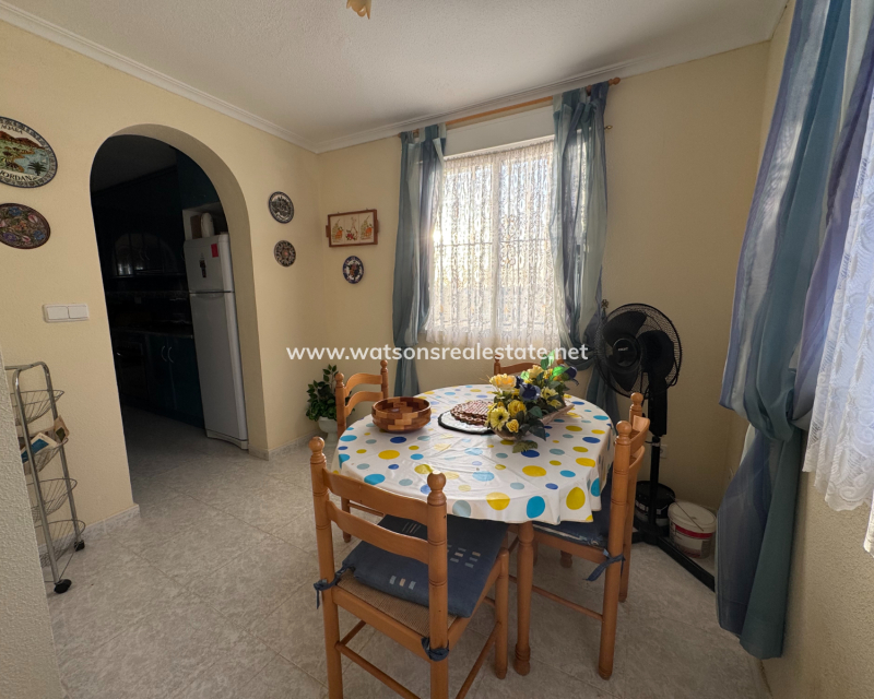 Resale - Freistendhe Villa - Urb. La Marina