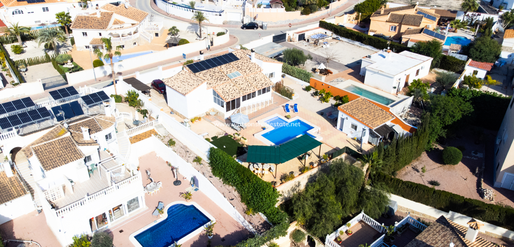 Resale - Freistendhe Villa - Urb. La Marina