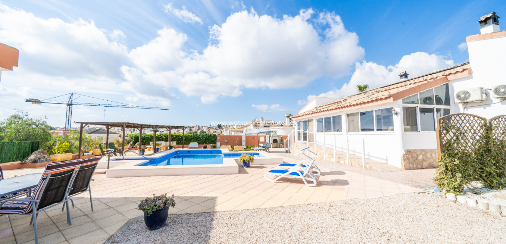 Resale - Freistendhe Villa - Urb. La Marina