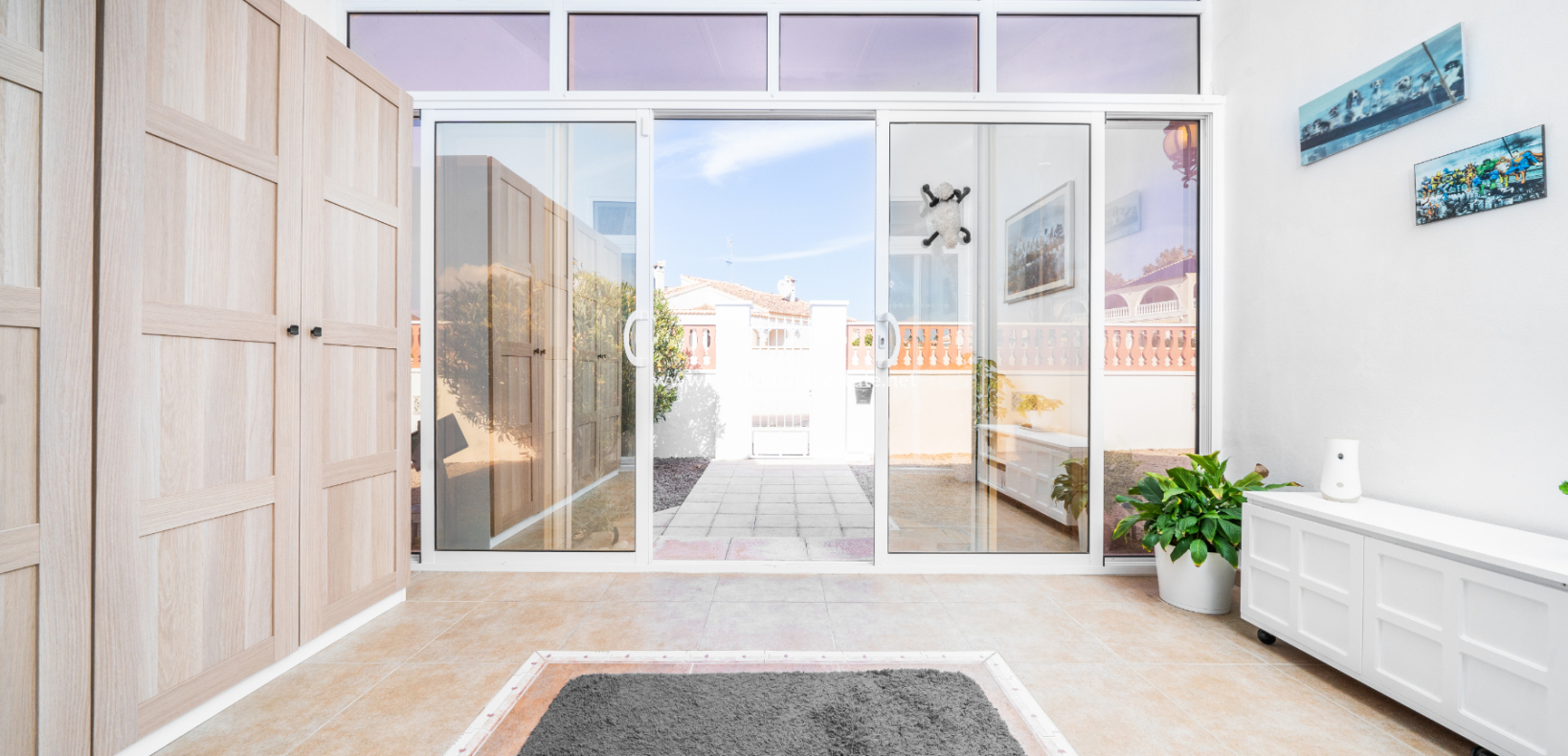 Resale - Freistendhe Villa - Urb. La Marina