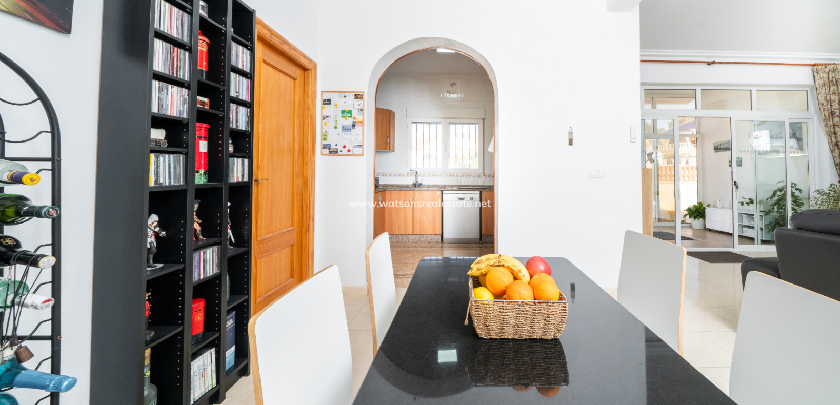 Resale - Freistendhe Villa - Urb. La Marina