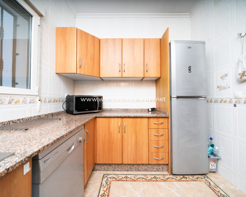 Resale - Freistendhe Villa - Urb. La Marina